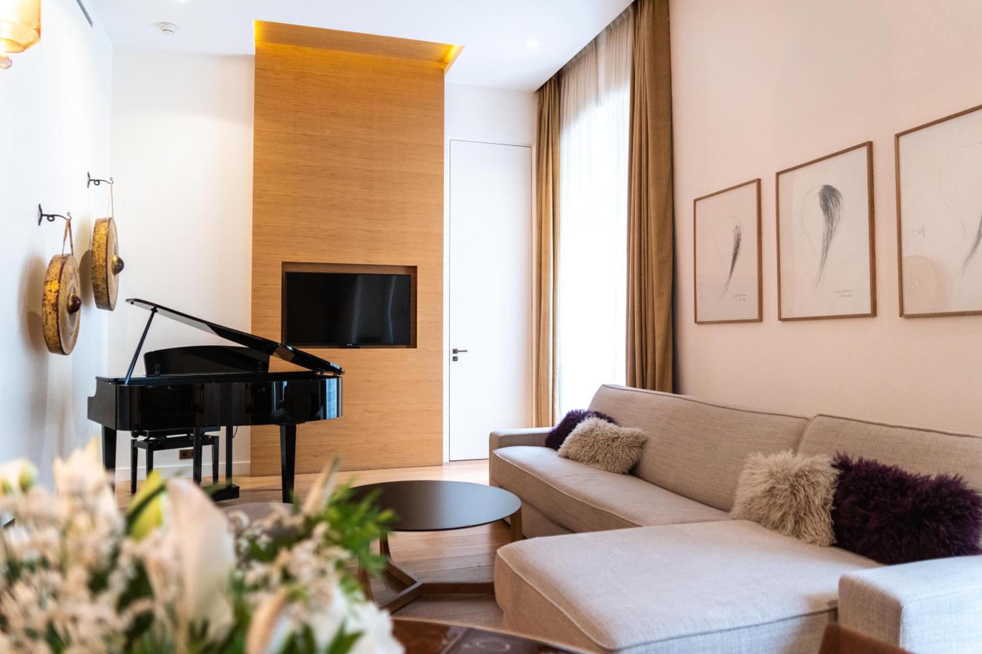 Hotel Marignan Champs-elysées Parigi