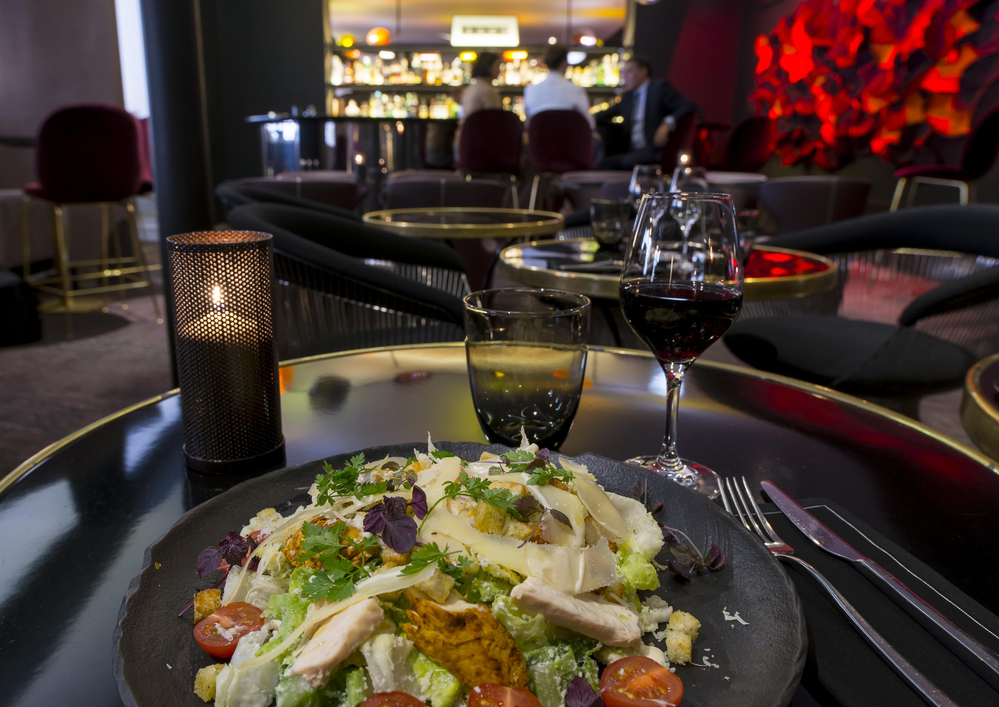 Marignan Champs-elysées 5* Parigi