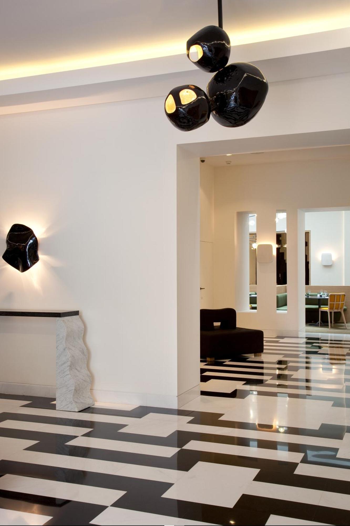 Hotel Marignan Champs-elysées 5*