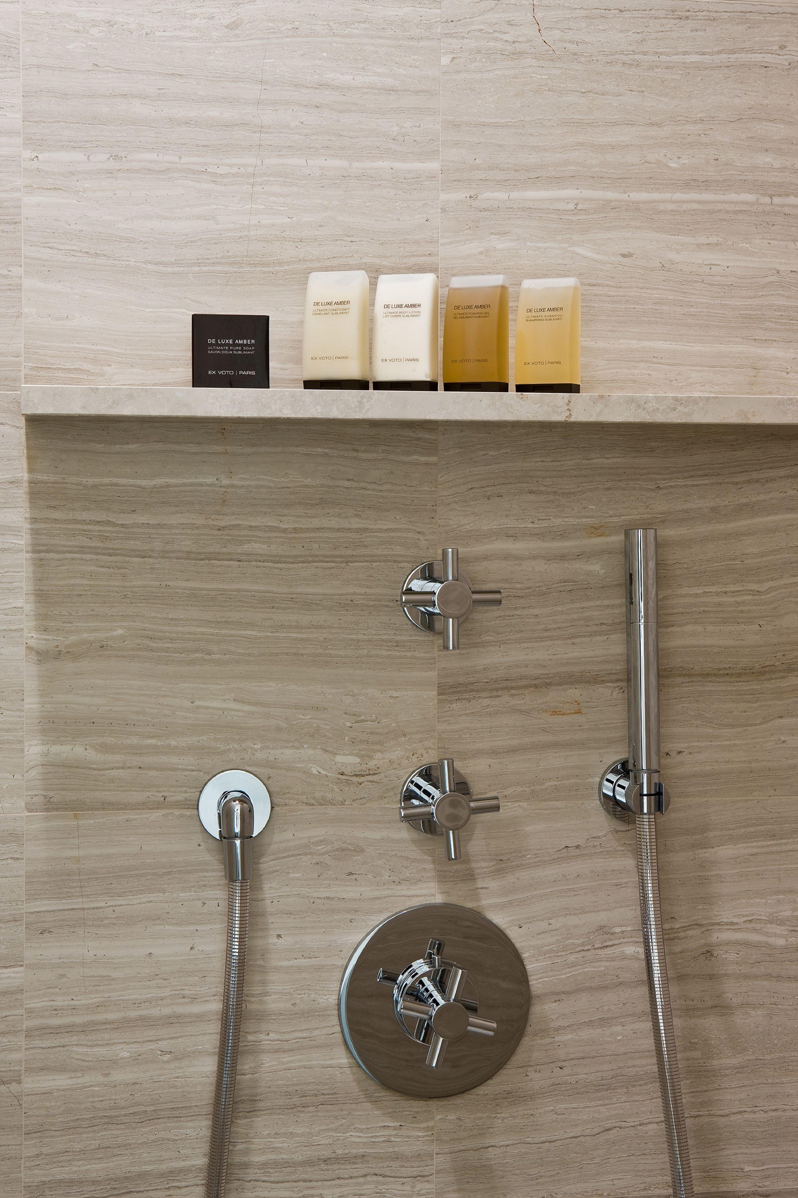 Marignan Champs-elysées 5* Parigi