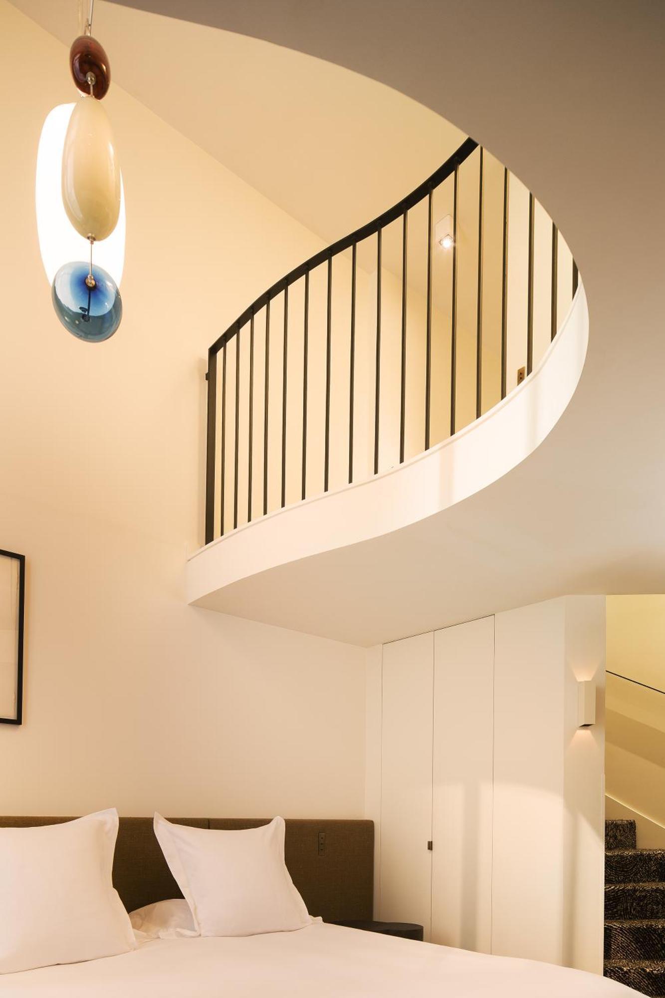 Marignan Champs-elysées 5* Parigi